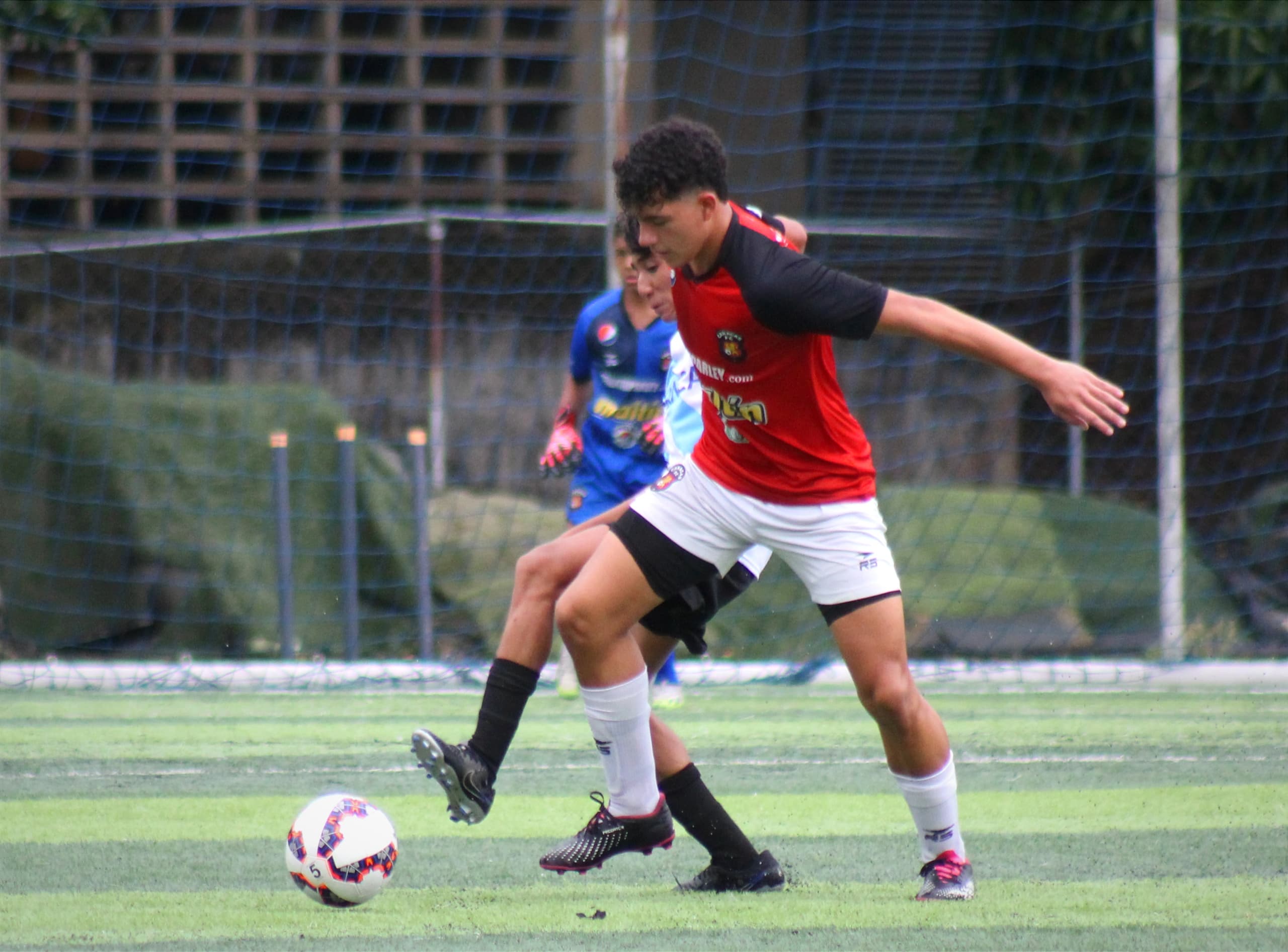 Ricardo Ortiz con su equipo